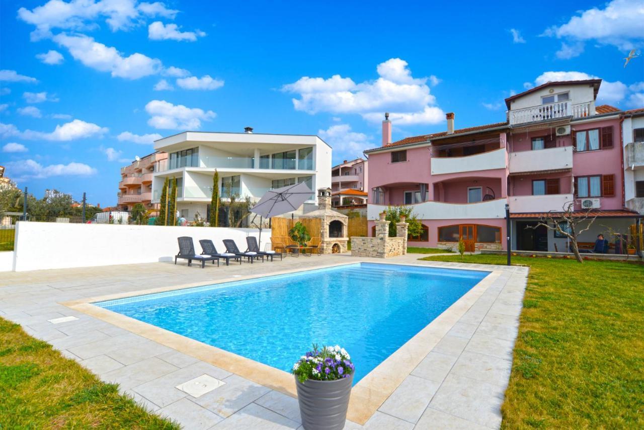 Apartments Violete 742 Pula Exterior photo